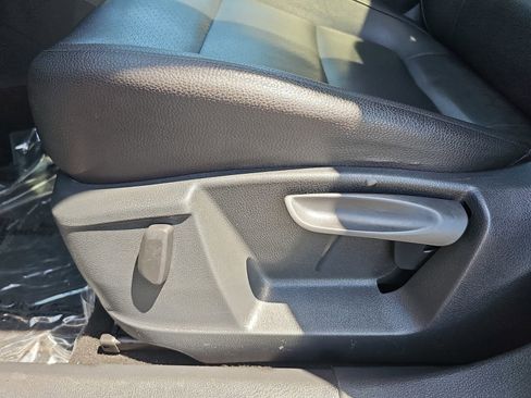 Used 2014 Volkswagen Tiguan SEL FWD image 27