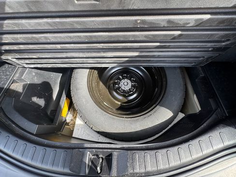 Used 2013 Toyota RAV4 LE image 17