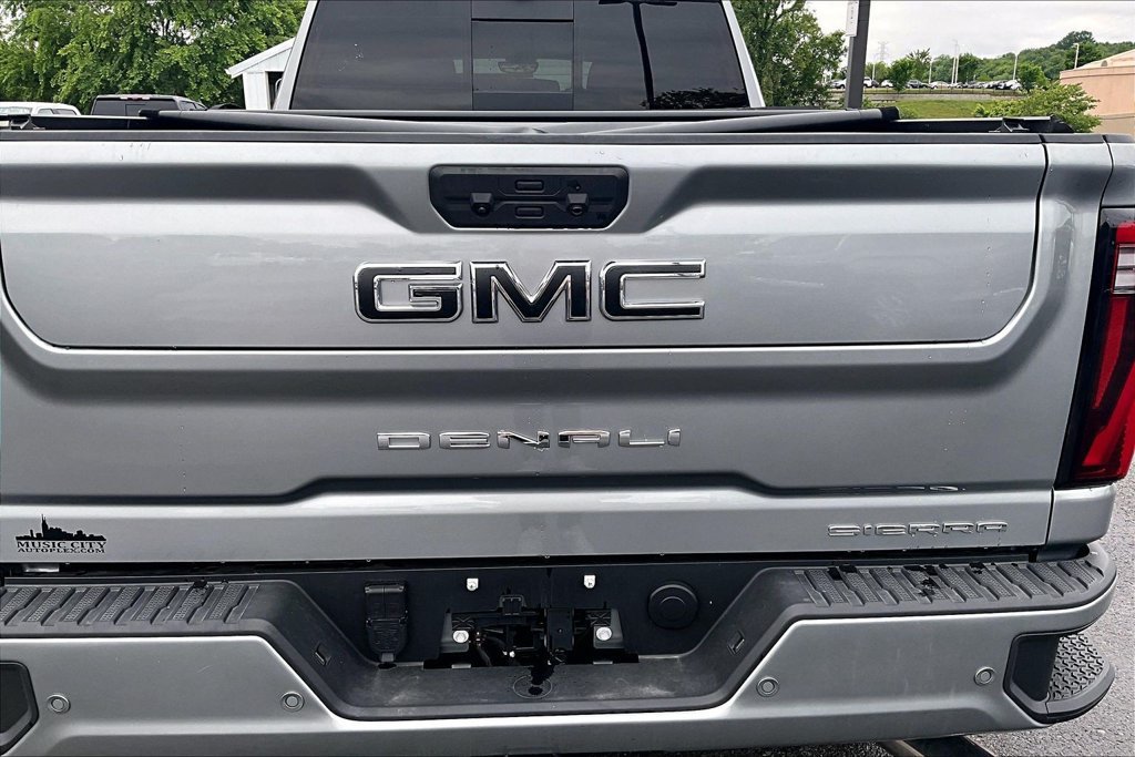 Used 2025 GMC Sierra 3500 Denali w/ Denali Reserve Package AWD/4WD image 27