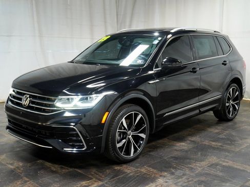 Used 2023 Volkswagen Tiguan SEL R-Line image 2