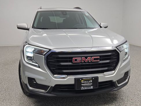 Used 2022 GMC Terrain SLE w/ Driver Convenience Package image 5