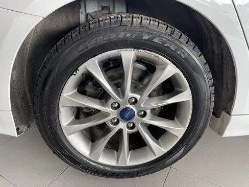 Used 2017 Ford Fusion SE w/ Equipment Group 602A image 9