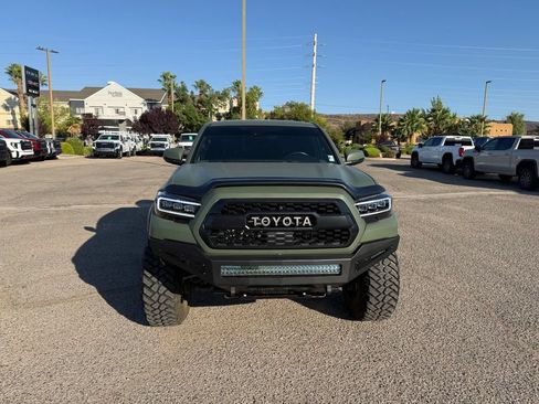 Used 2020 Toyota Tacoma Limited w/ Blackout Package AWD/4WD image 2