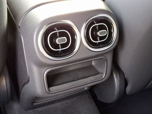 New 2025 Mercedes-Benz GLC 300 4MATIC image 8