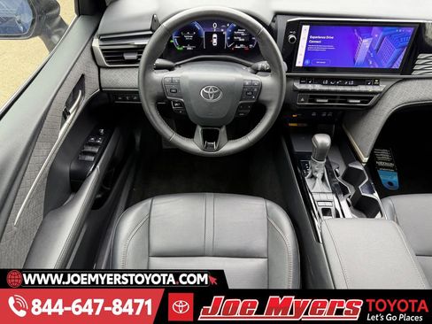 Used 2025 Toyota Camry XSE image 14