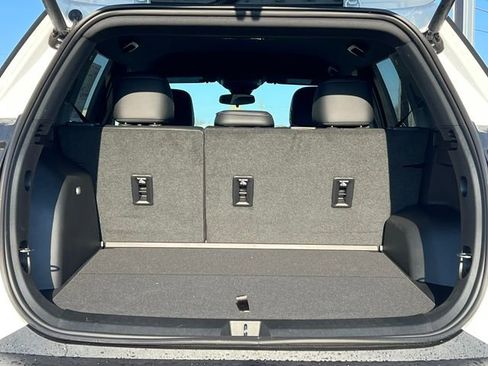 New 2026 Chevrolet Equinox LT w/ Convenience Package II image 33