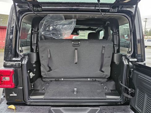 New 2026 Jeep Wrangler Rubicon image 14