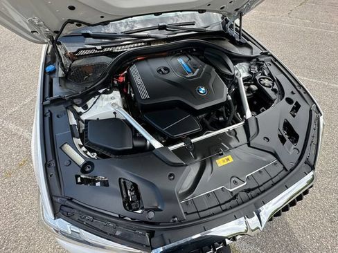 Used 2021 BMW 530e w/ Parking Assistance Package RWD image 31