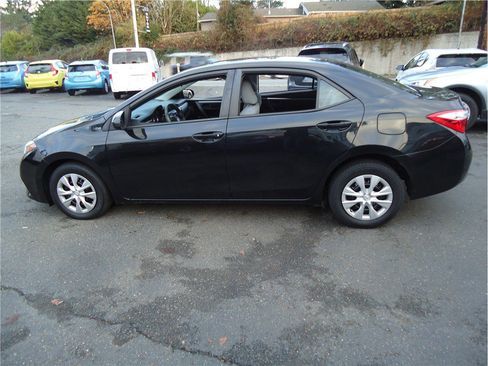 Used 2014 Toyota Corolla LE image 9
