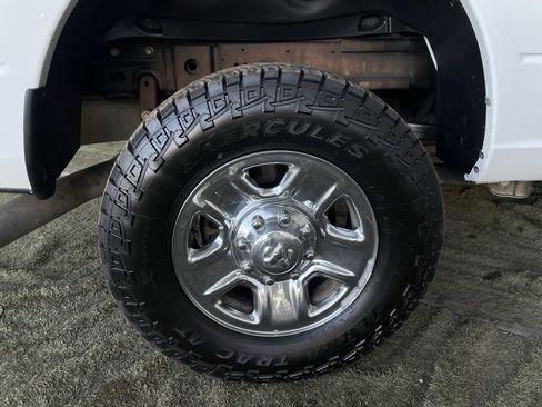 Used 2016 RAM 2500 Tradesman w/ Chrome Appearance Group image 11