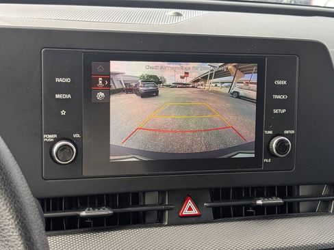 Used 2024 Kia Sportage LX image 21