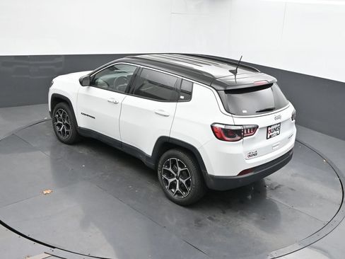 Used 2025 Jeep Compass Limited AWD/4WD image 42
