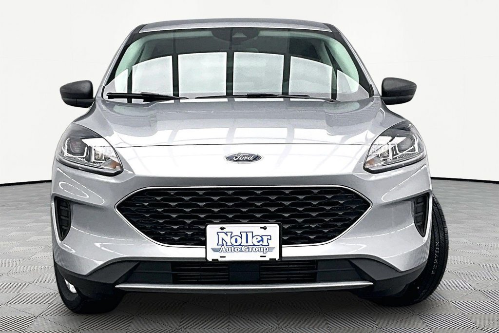 Certified 2022 Ford Escape SE w/ Convenience Package AWD/4WD image 3
