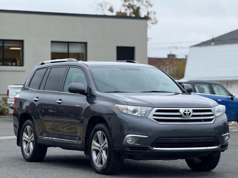 Used 2013 Toyota Highlander Limited image 3