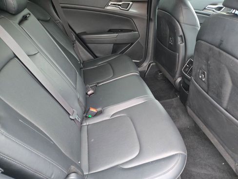 Used 2024 Kia Sportage EX image 10