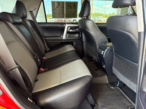 Used 2021 Toyota 4Runner SR5 Premium w/ Moonroof Package RWD image 17