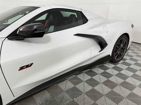 Used 2023 Chevrolet Corvette Stingray Premium Conv w/ Z51 Performance Package RWD image 11