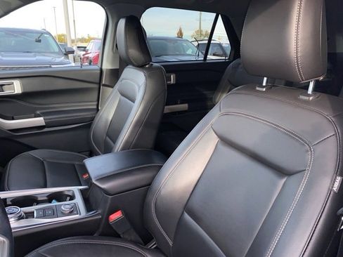 Certified 2022 Ford Explorer XLT w/ Equipment Group 202A image 21
