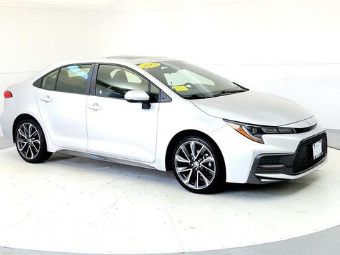 Certified 2021 Toyota Corolla SE w/ SE Premium Package FWD image 7
