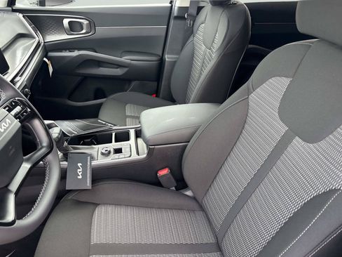 New 2026 Kia Sorento LX FWD image 17