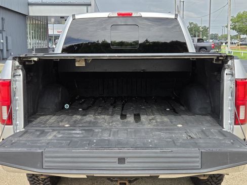 Used 2019 Ford F150 Lariat w/ Equipment Group 502A Luxury AWD/4WD image 9