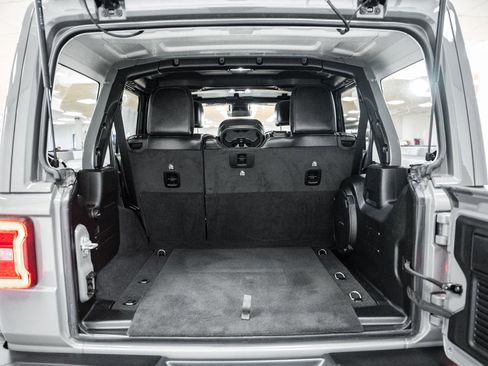 Used 2023 Jeep Wrangler Unlimited Rubicon 392 image 23