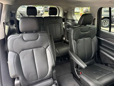 Used 2023 Jeep Grand Cherokee L Limited AWD/4WD image 26