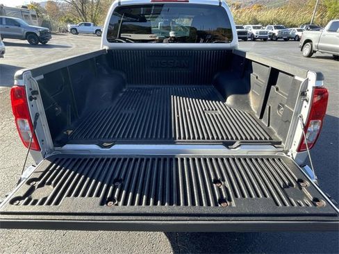 Used 2012 Nissan Frontier SV image 10