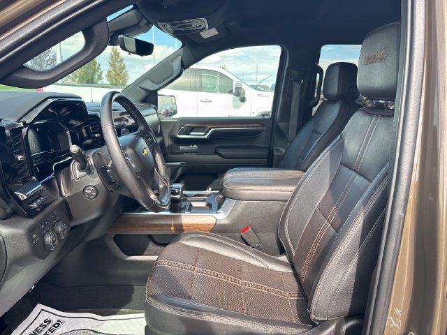 Certified 2023 Chevrolet Silverado 1500 High Country w/ Technology Package AWD/4WD image 9