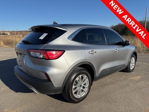 Used 2021 Ford Escape SE image 4