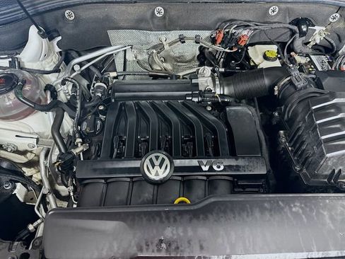 Used 2020 Volkswagen Atlas Cross Sport SEL R-Line image 30