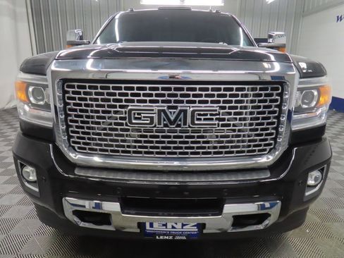 Used 2015 GMC Sierra 2500 Denali w/ Duramax Plus Package AWD/4WD image 42