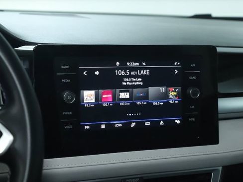 Used 2025 Volkswagen Taos SE image 26