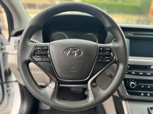 Used 2017 Hyundai Sonata SE w/ Cargo Package FWD image 11