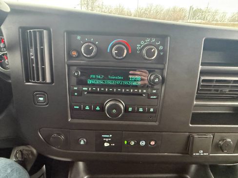 Used 2019 Chevrolet Express 3500 LS image 17