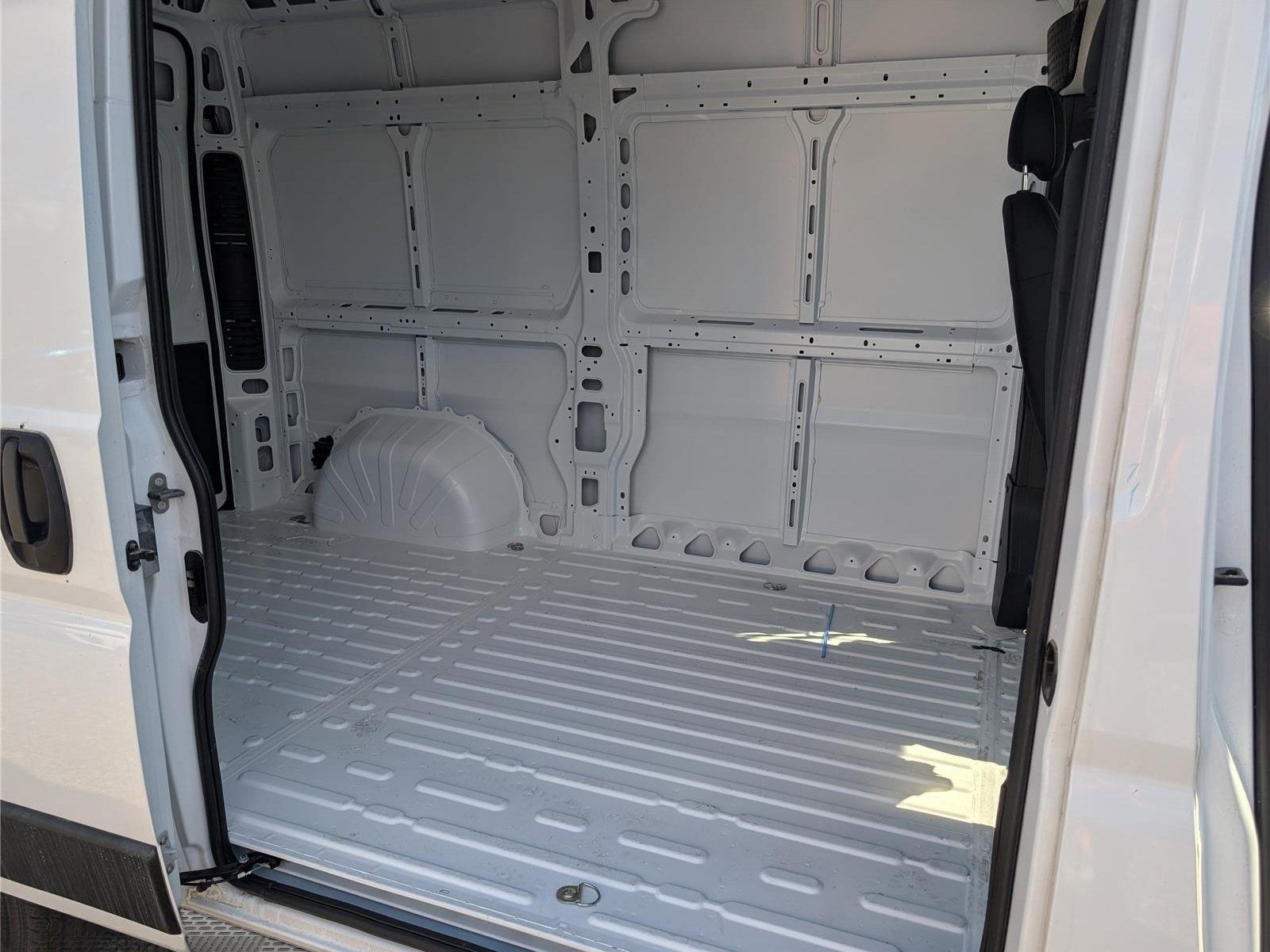 New 2026 RAM ProMaster 1500 w/ Convenience Group FWD image 7