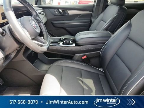 Used 2025 Buick Enclave Preferred AWD/4WD image 19
