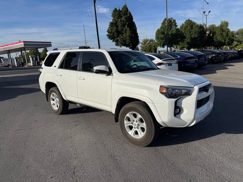Used 2023 Toyota 4Runner SR5 Premium w/ Moonroof Package AWD/4WD image 7