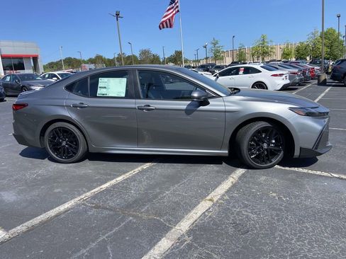 New 2026 Toyota Camry SE image 2