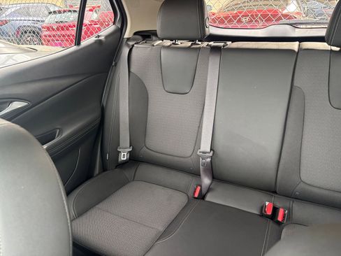 Used 2025 Buick Encore GX Preferred image 38