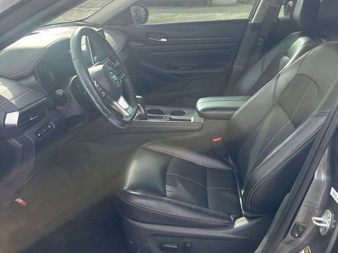 Used 2019 Nissan Altima 2.5 SR image 2