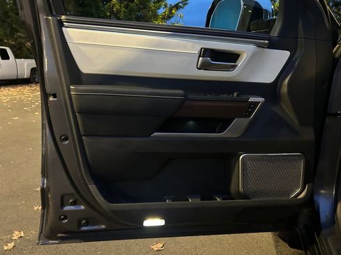 Used 2025 Toyota Sequoia 4WD image 23