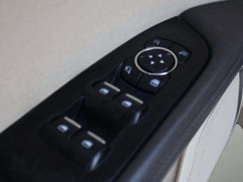 Used 2017 Lincoln MKX Select w/ Select Plus Package image 11