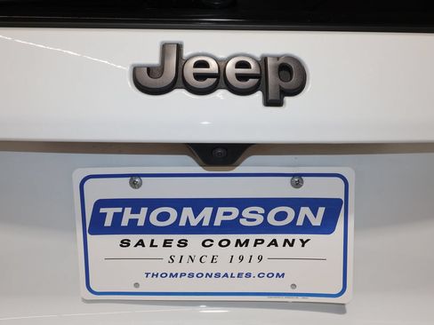 Used 2025 Jeep Compass Trailhawk AWD/4WD image 37