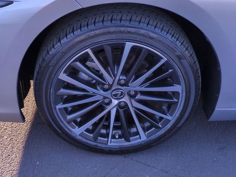 Certified 2024 Lexus ES 300h w/ Premium Package image 10