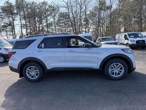 New 2026 Ford Explorer Active AWD/4WD image 4