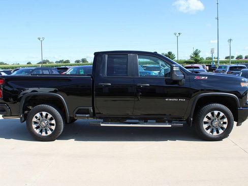 Used 2024 Chevrolet Silverado 2500 Custom w/ Custom Convenience Package AWD/4WD image 4