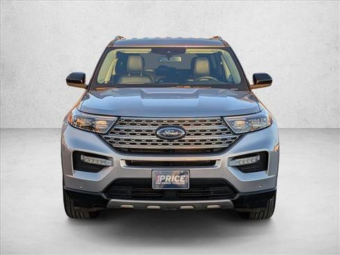 Used 2023 Ford Explorer Limited image 2