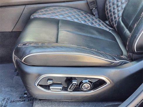 Used 2021 Jeep Grand Cherokee L Summit w/ Luxury Tech Group V image 19