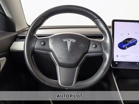 Used 2018 Tesla Model 3 Mid Range image 3